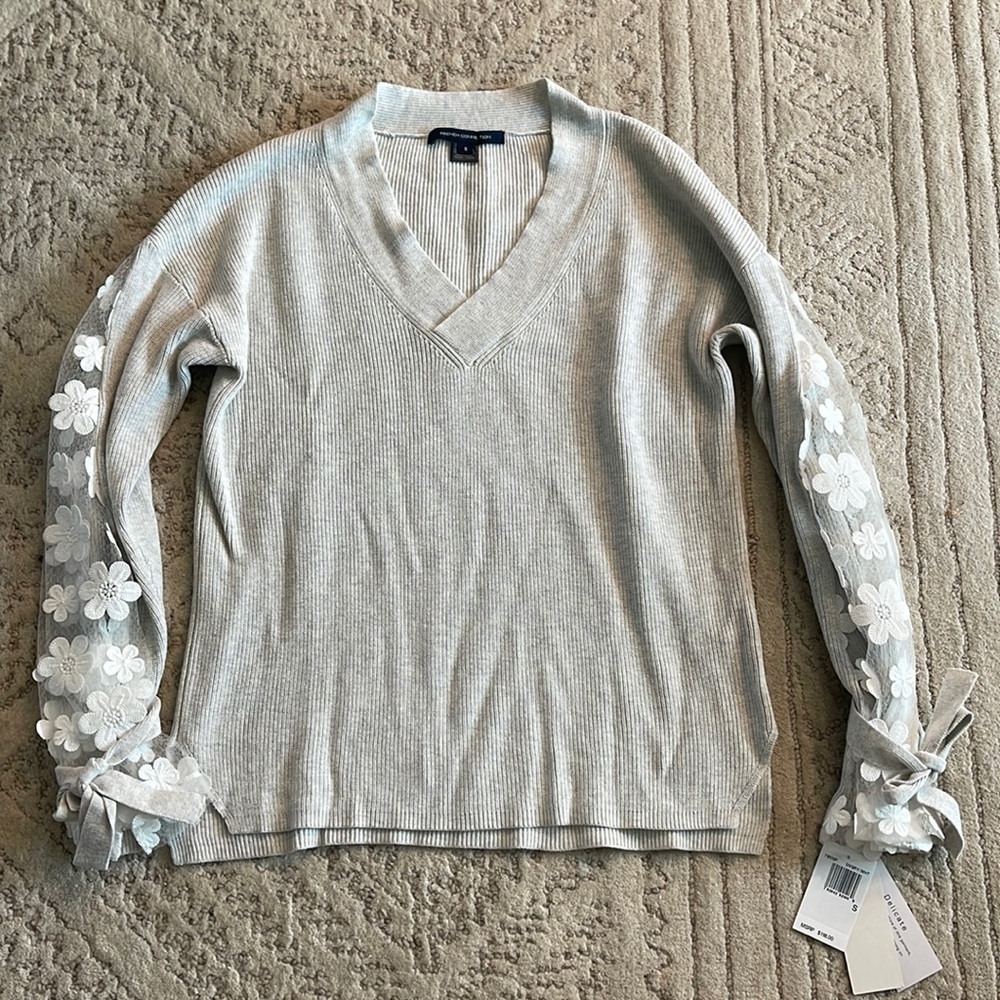 NWT French Connection Light Grey Caballo Floral Lace Sleeve Sweater Size S